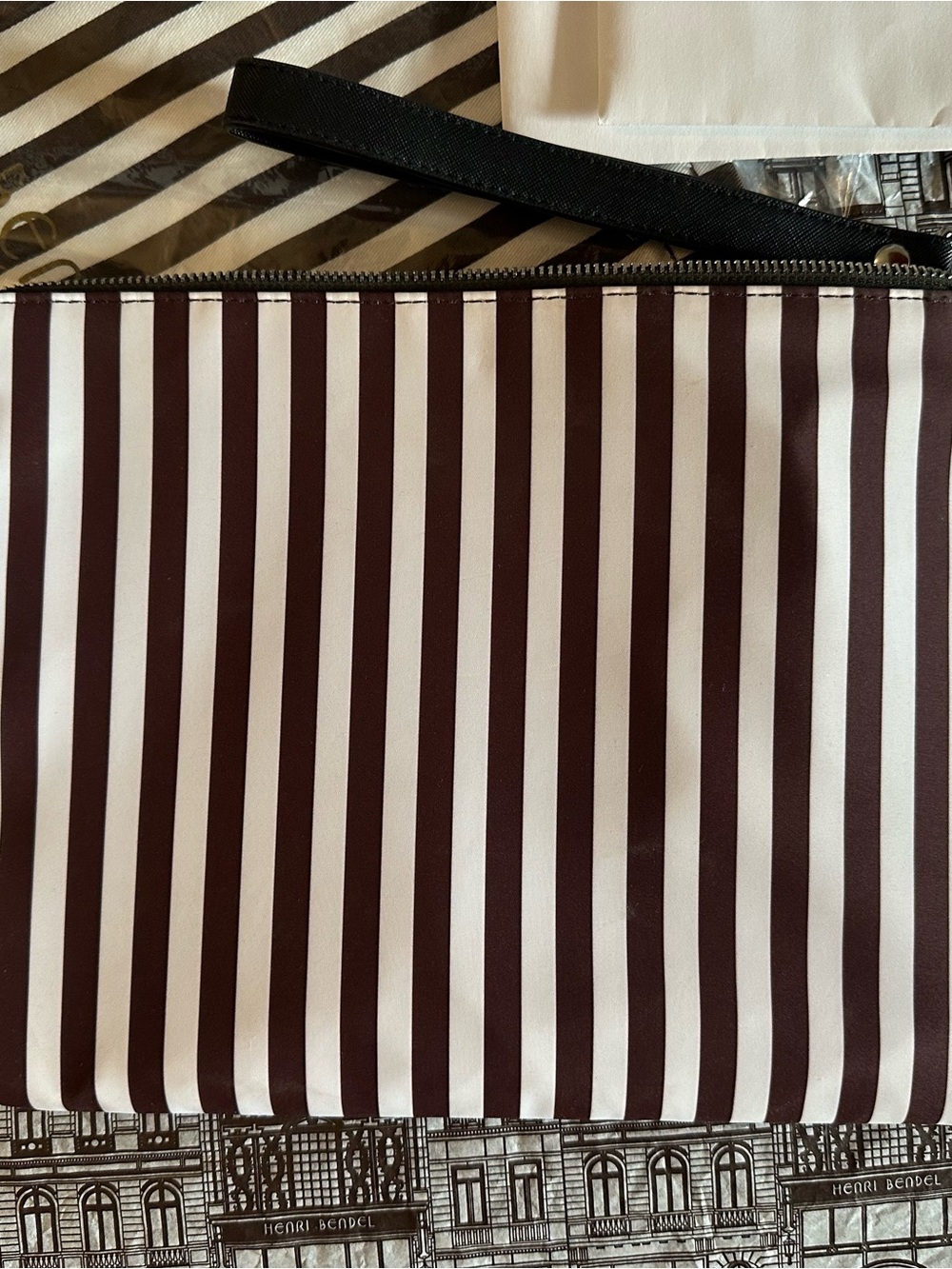 Henri Bendel, Slim Hanging Weekender-Izak Girl Print, Matching Pouch, Toiletry - Picture 13 of 14